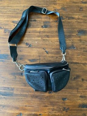 Madden NYC Womens Embellished Multi Pocket Fannypack Crossbody Black